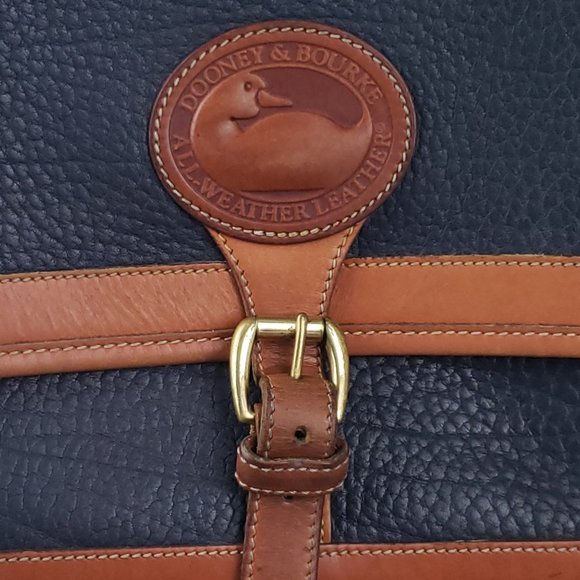 Vintage Dooney Bourke Navy British Tan Med Carrier Surrey Crossbody Purse R120 - Picture 3 of 10